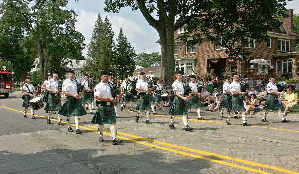 Glen Erin Pipe Band on parade, Eaton Rapids