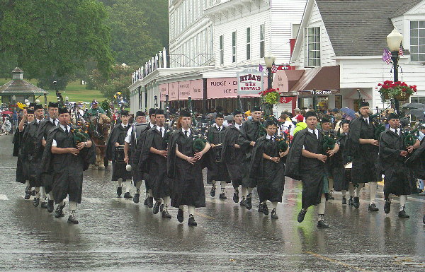 Glen Erin Pipe Band, a rainy parade on Mackinac Island